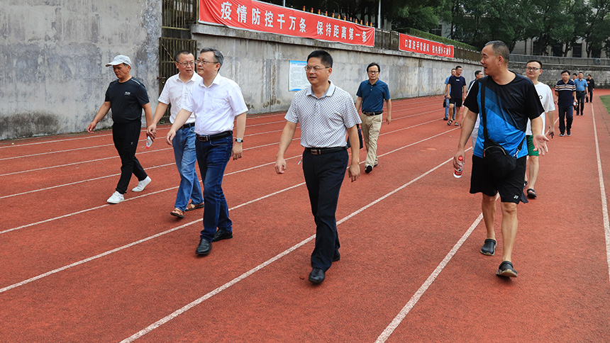 张平调研李子园校区老旧小区改造_邵阳头条网