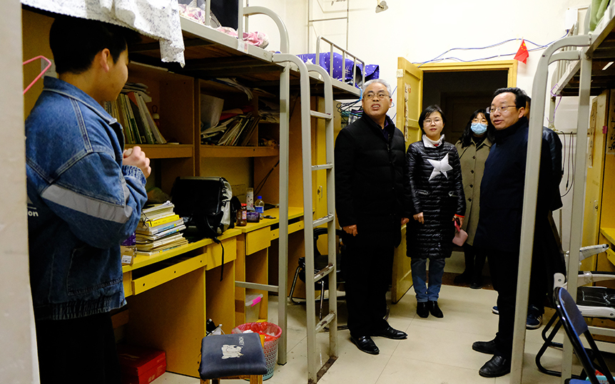 蒋剑平深入艺术设计学院开展新学期安全检查_邵阳头条网