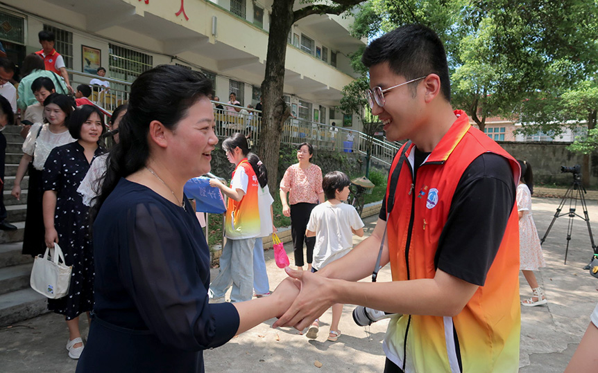 赵敏丽一行赴邵阳县、城步苗族自治县走访慰问2023年暑期“三下乡”社会实践活动部分团队_邵阳头条网