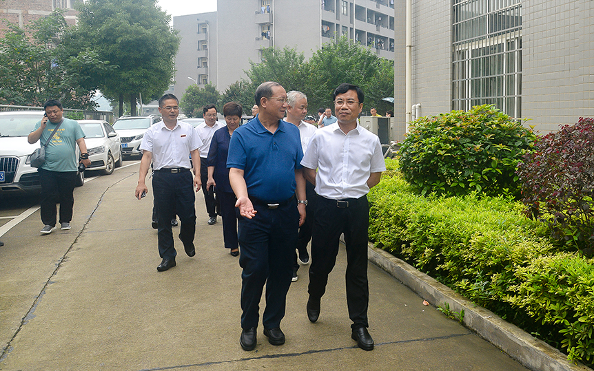 省教育厅副厅长王仁祥来校督查百日攻坚安全大检查